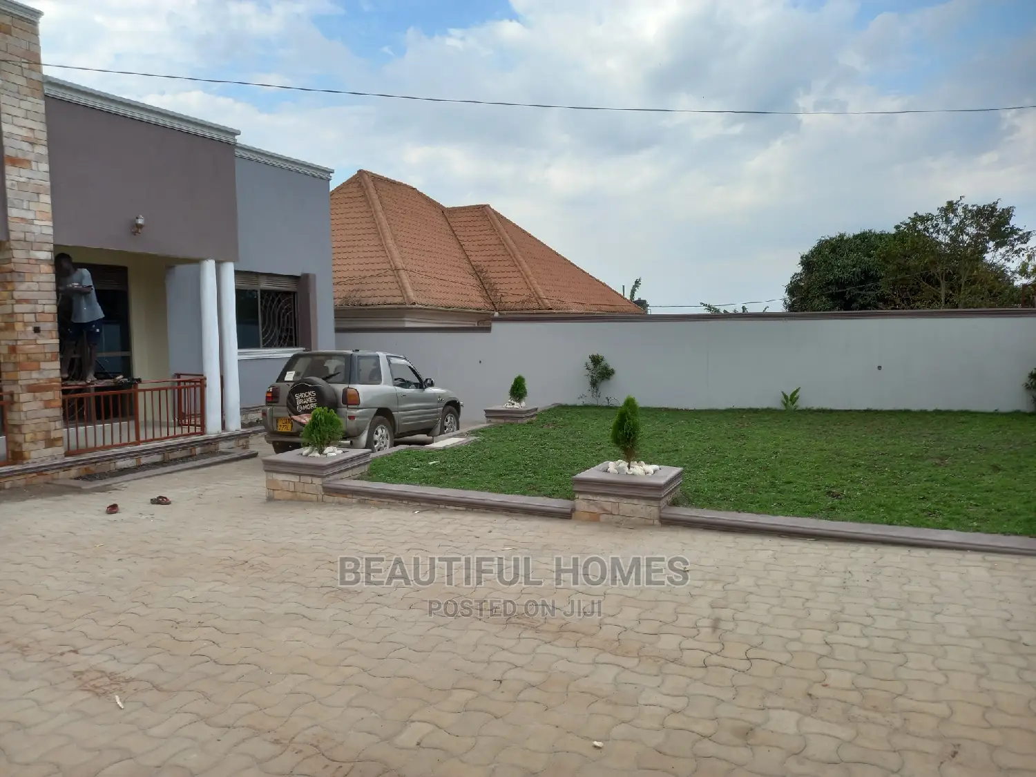 Furnished 4bdrm Maisonette in Kira for Sale in Kira