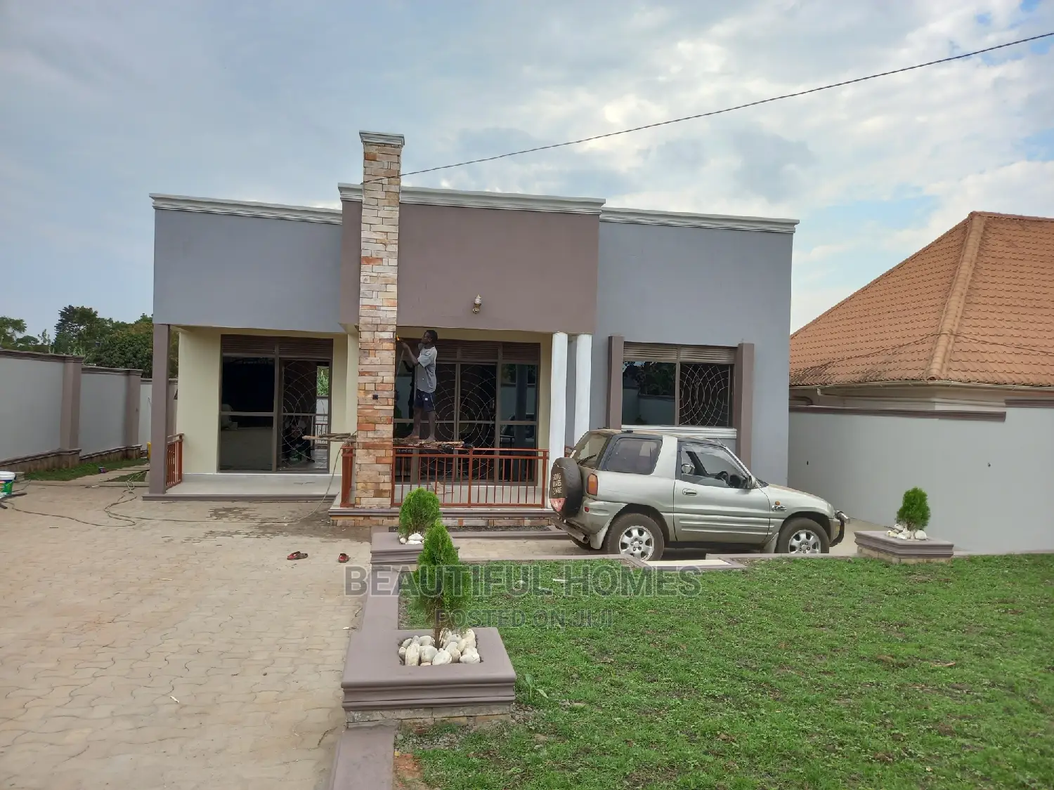 Furnished 4bdrm Maisonette in Kira for Sale in Kira