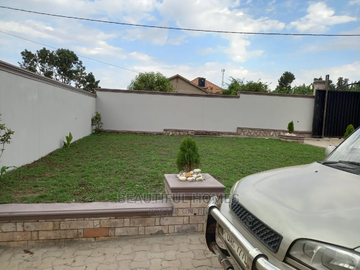 Furnished 4bdrm Maisonette in Kira for Sale in Kira