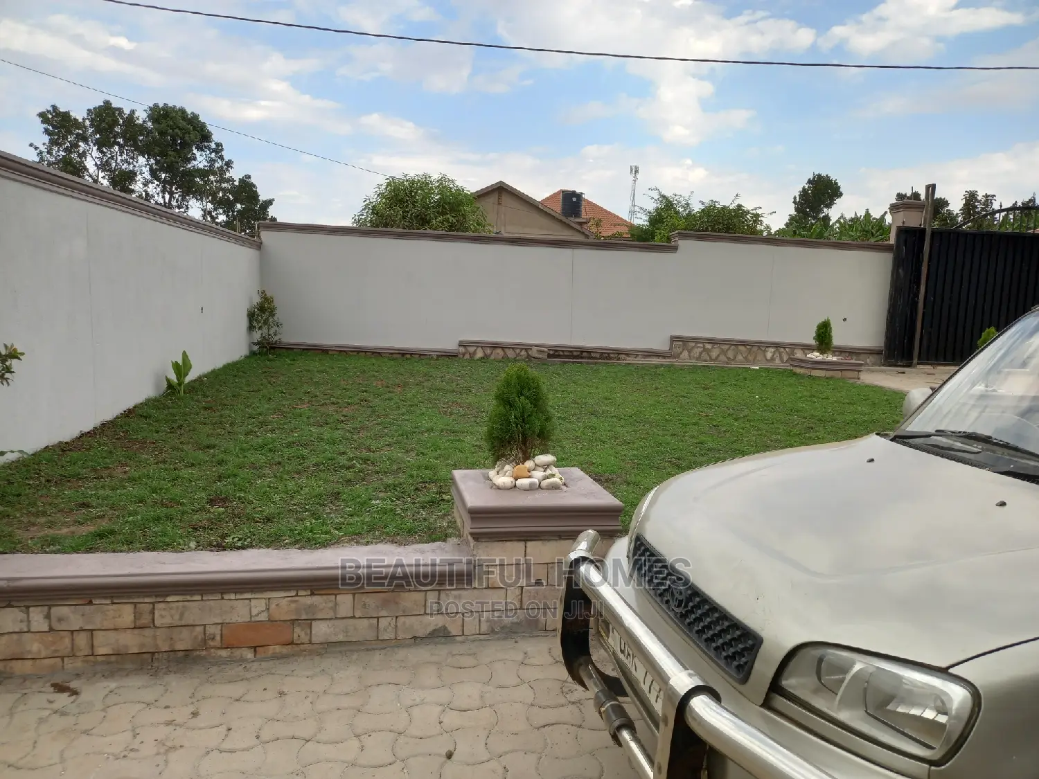 Furnished 4bdrm Maisonette in Kira for Sale in Kira