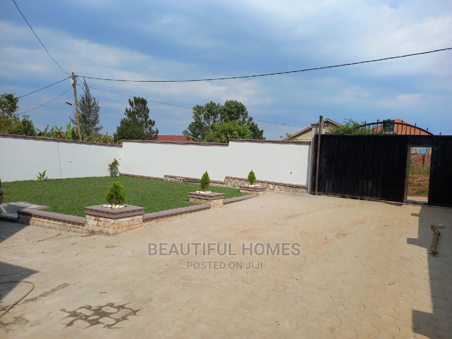 Furnished 4bdrm House in Kira for Sale in Kira