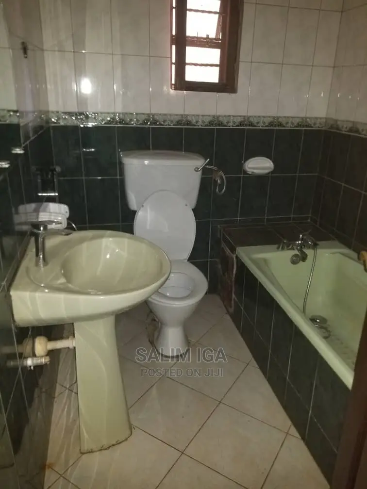 4bdrm Bungalow in Kololo Property, Central Division for Rent in Central Division