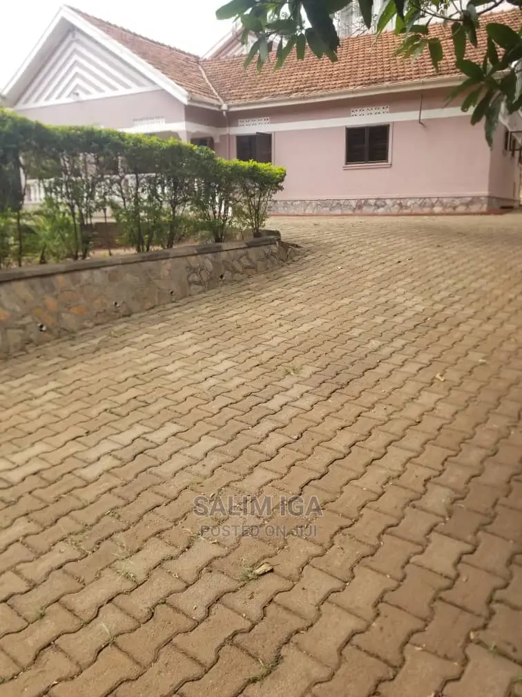 4bdrm Bungalow in Kololo Property, Central Division for Rent in Central Division