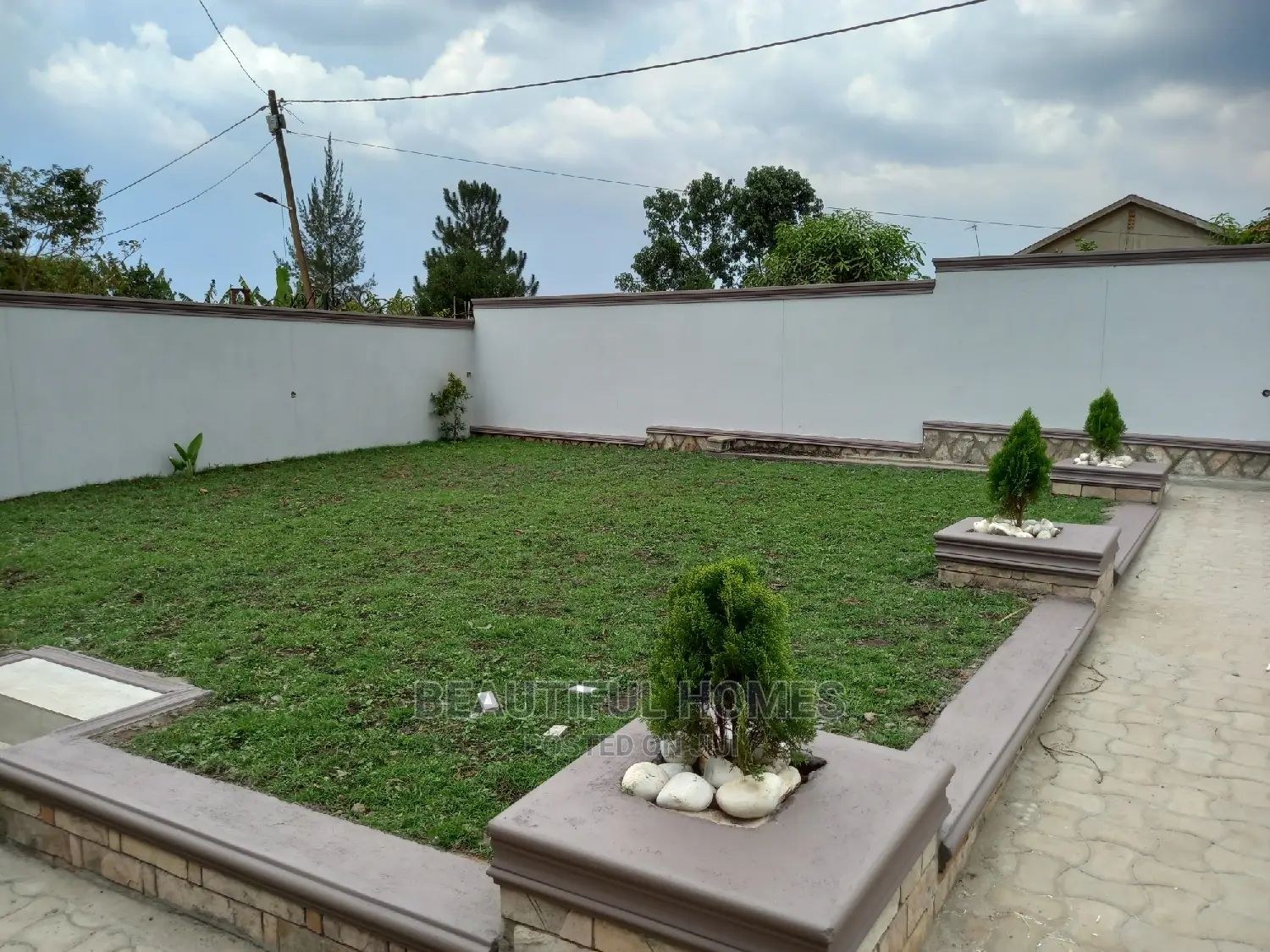 Furnished 4bdrm Bungalow in Kira for Sale in Kira