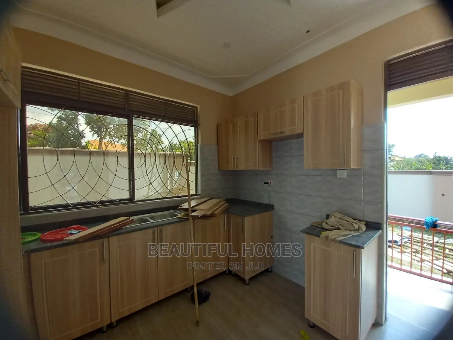 Furnished 4bdrm Bungalow in Kira for Sale in Kira