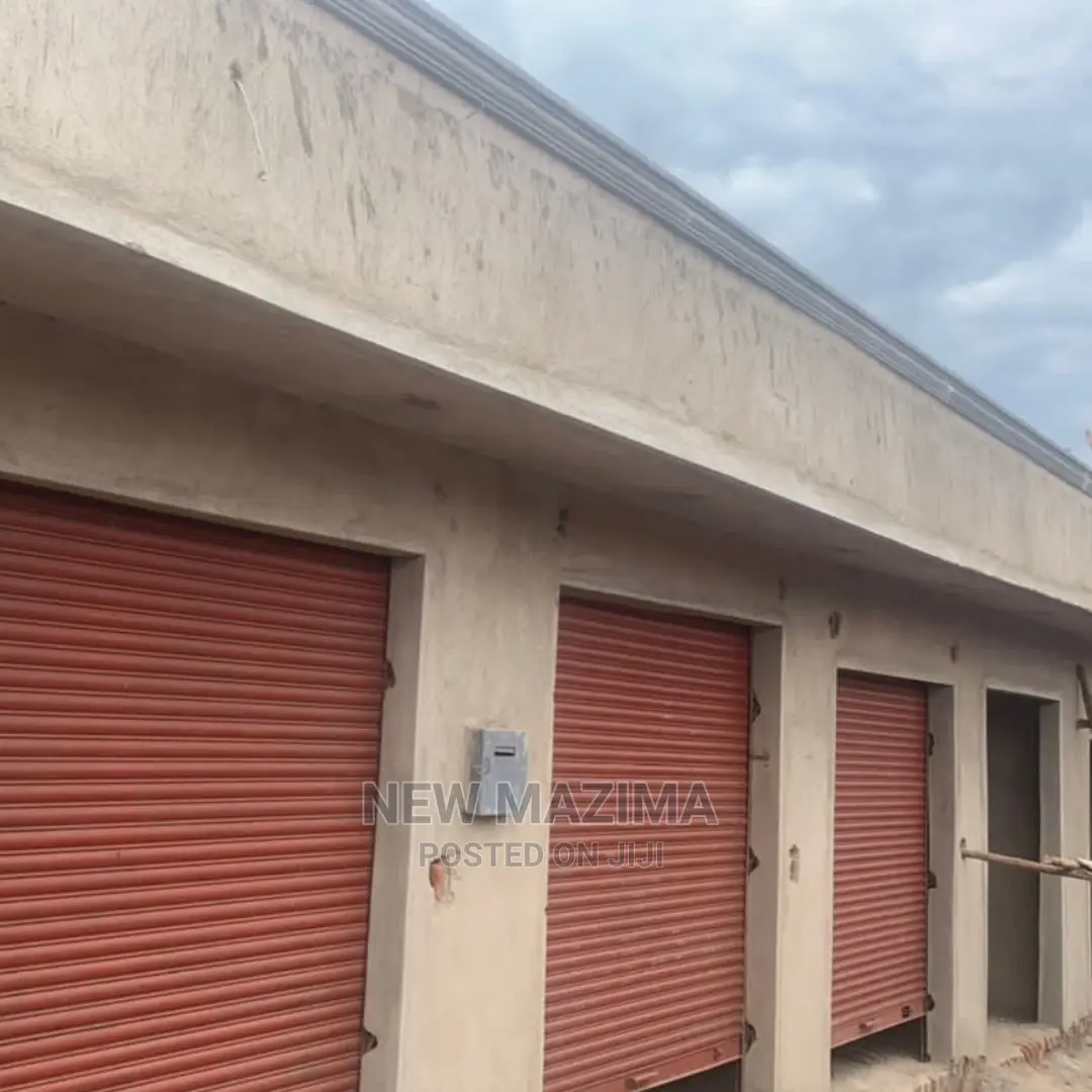 Newly Constructed Busy Shops on Quicksale in Katwe Tarmac Rd in Division A