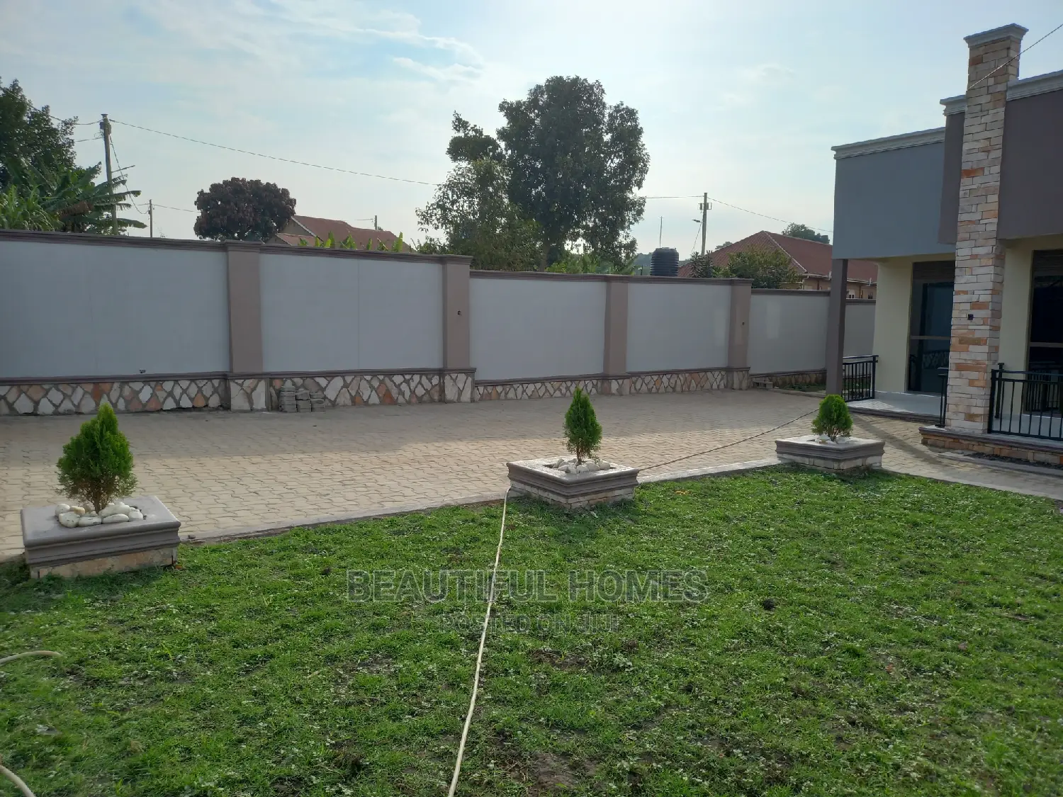 Furnished 4bdrm House in Kira for Sale in Kira