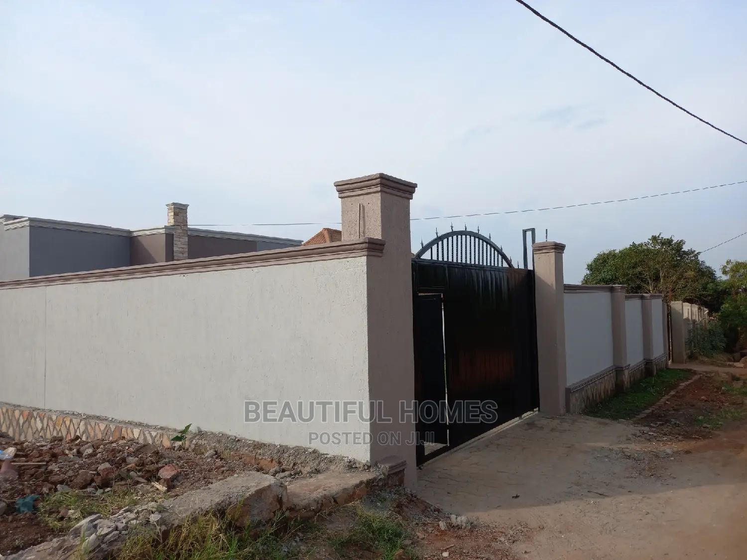 Furnished 4bdrm Bungalow in Kira for Sale in Kira