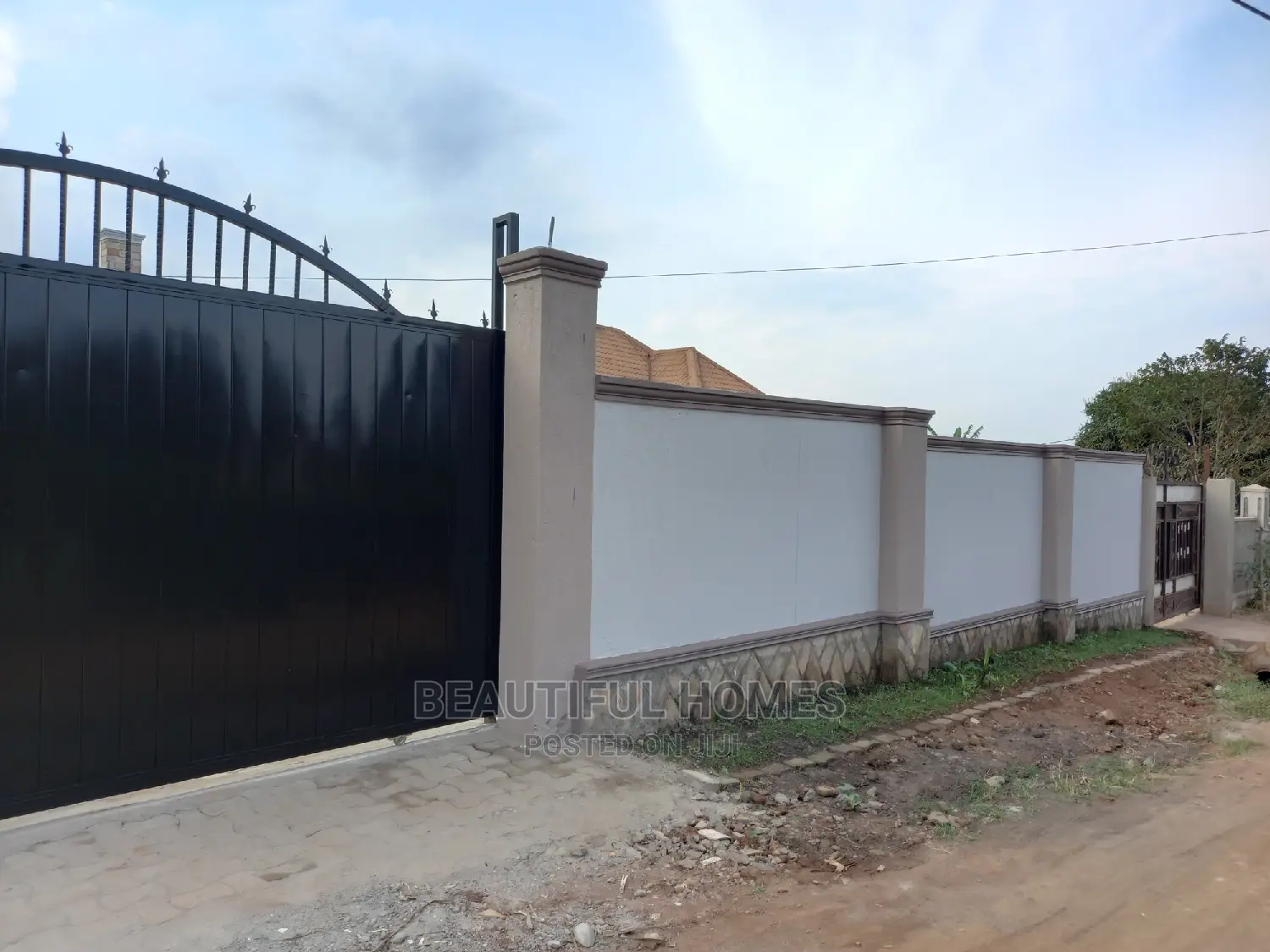 Furnished 4bdrm Bungalow in Kira for Sale in Kira