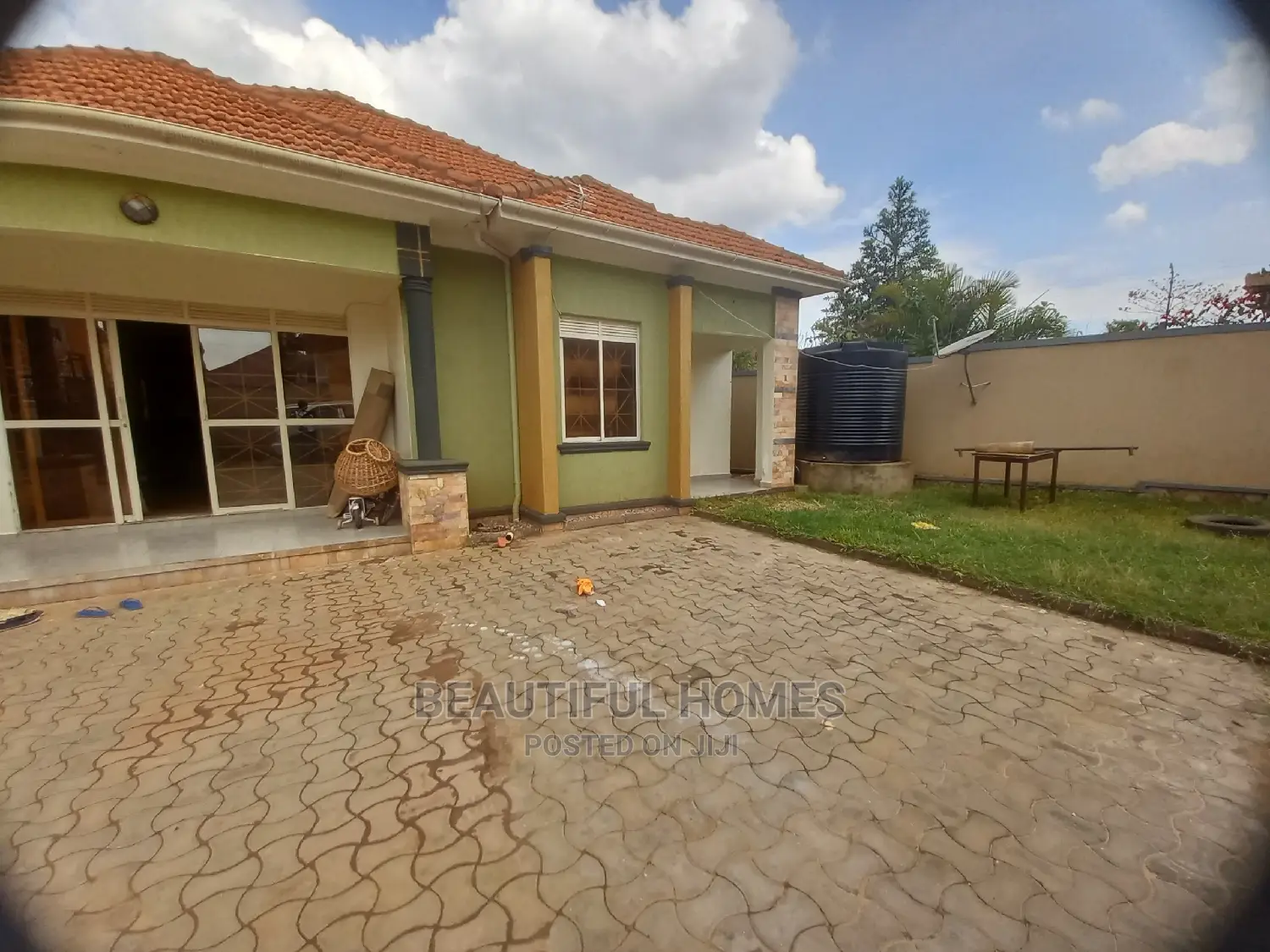Furnished 4bdrm House in Kira Mamerito Road for Sale in Kira