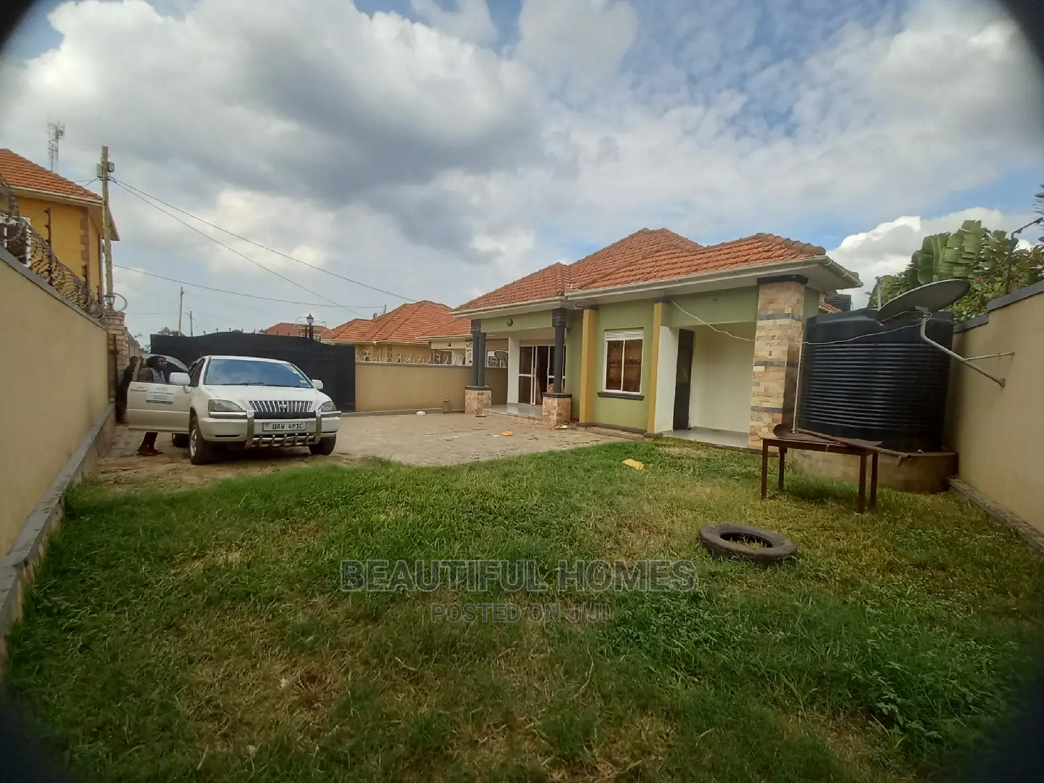 Furnished 4bdrm House in Kira Corporate for Sale in Kira