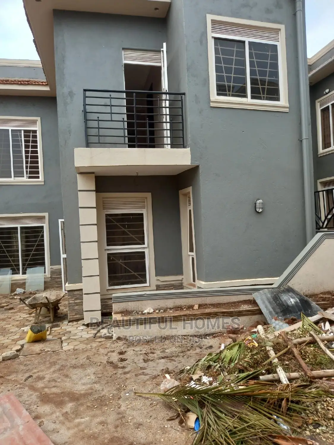 Furnished 4bdrm Duplex in Kira Corporate for Sale in Kira