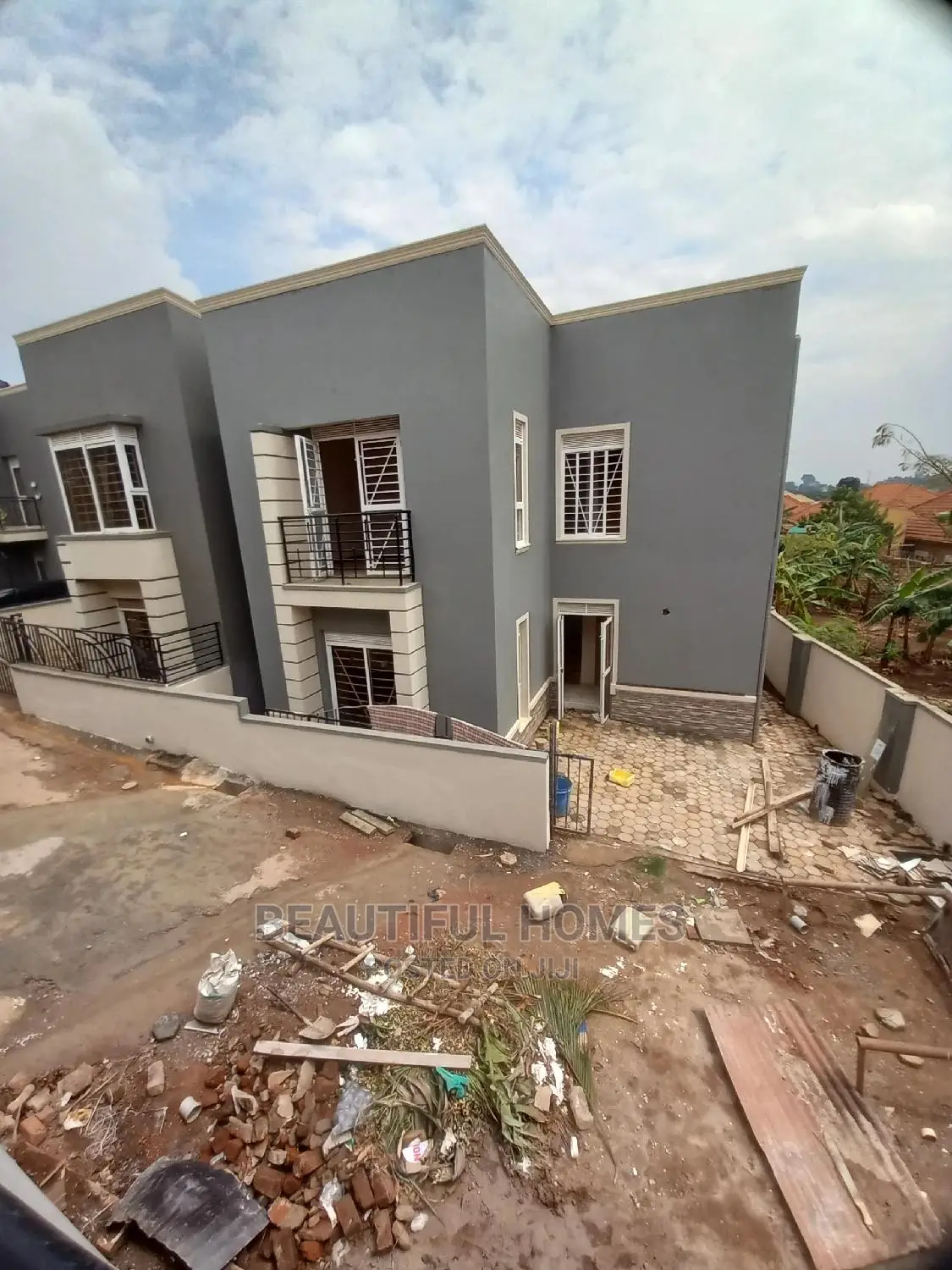 Furnished 4bdrm House in Kira Corporate for Sale in Kira