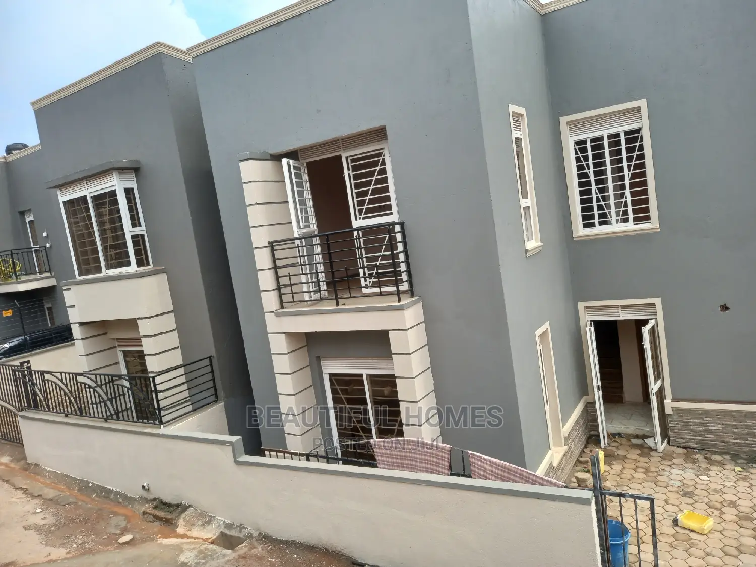 Furnished 4bdrm Villa in Kira for Sale in Kira