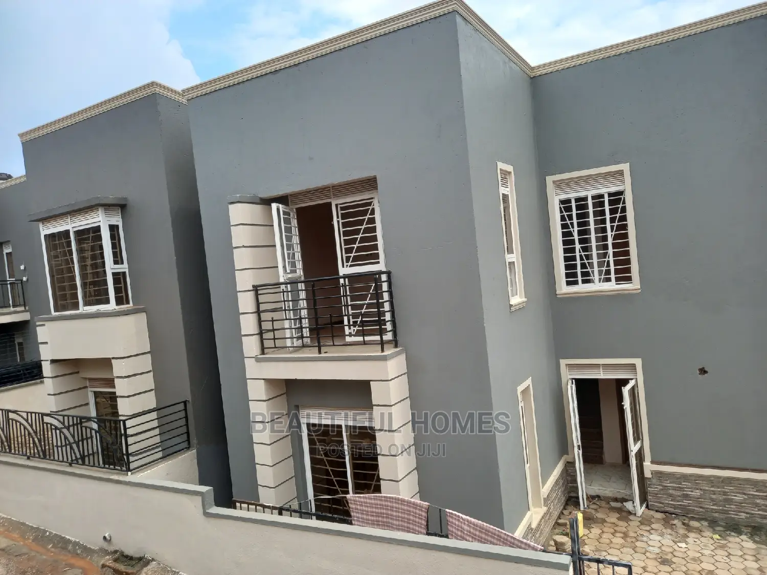 Furnished 4bdrm Villa in Kira for Sale in Kira