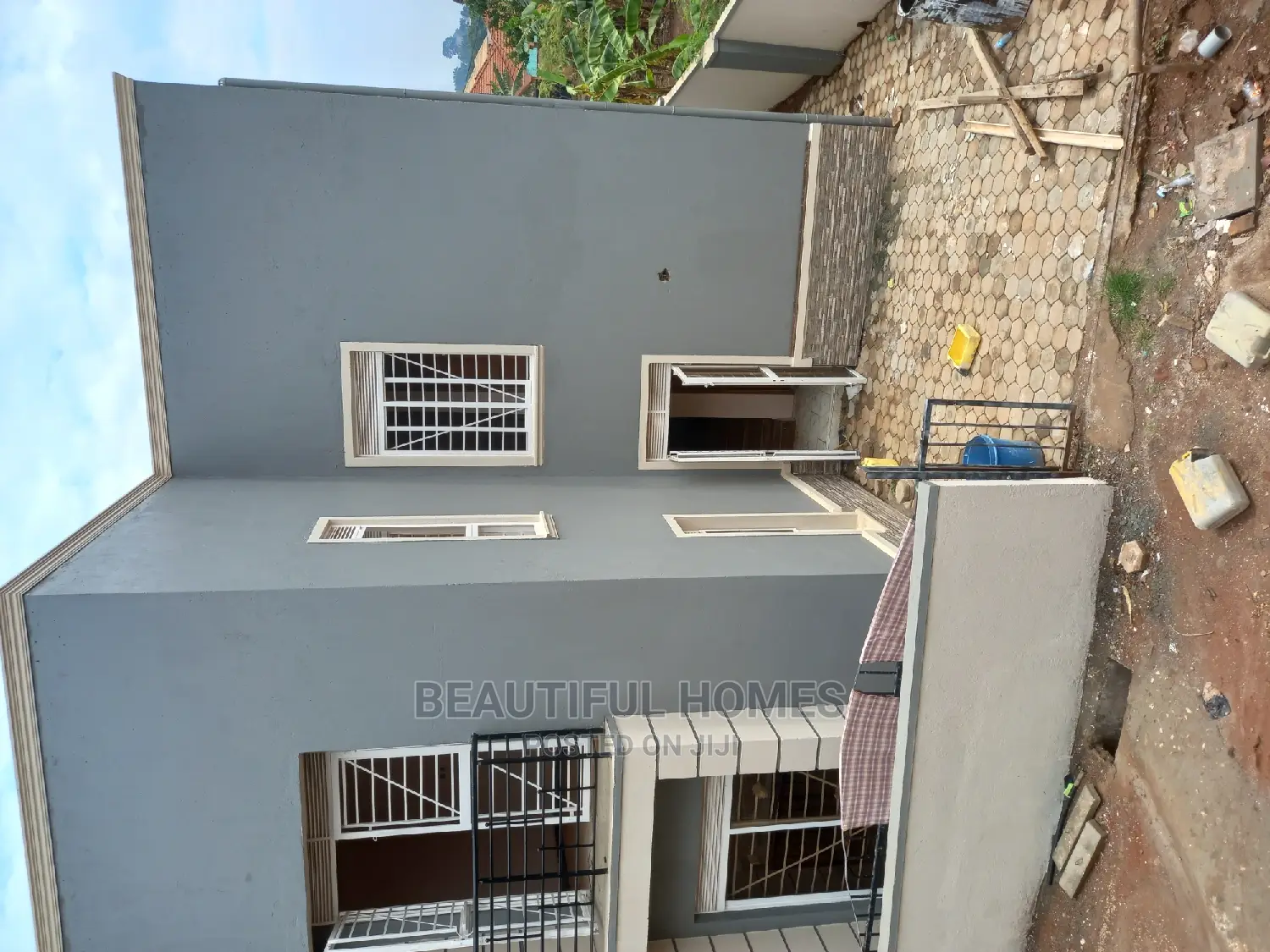 Furnished 4bdrm Townhouse/Terrace in Kira Tarmacked for Sale in Kira