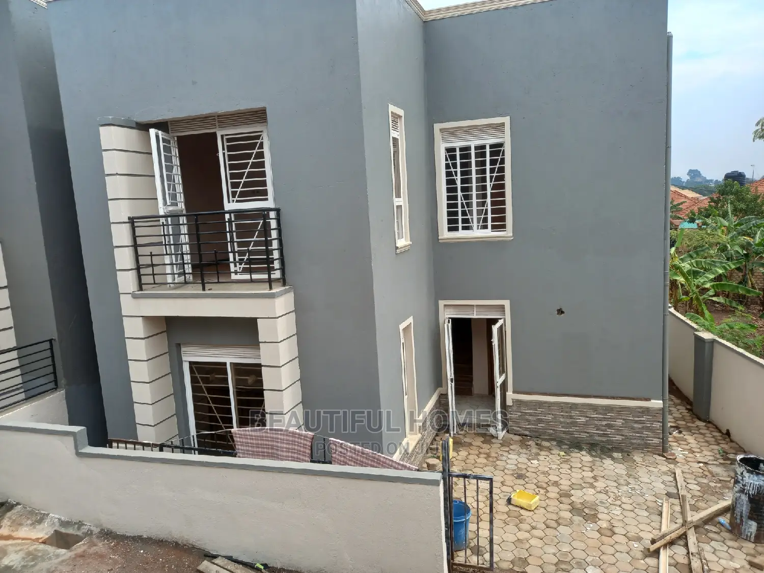Furnished 4bdrm Townhouse/Terrace in Kira Tarmacked for Sale in Kira