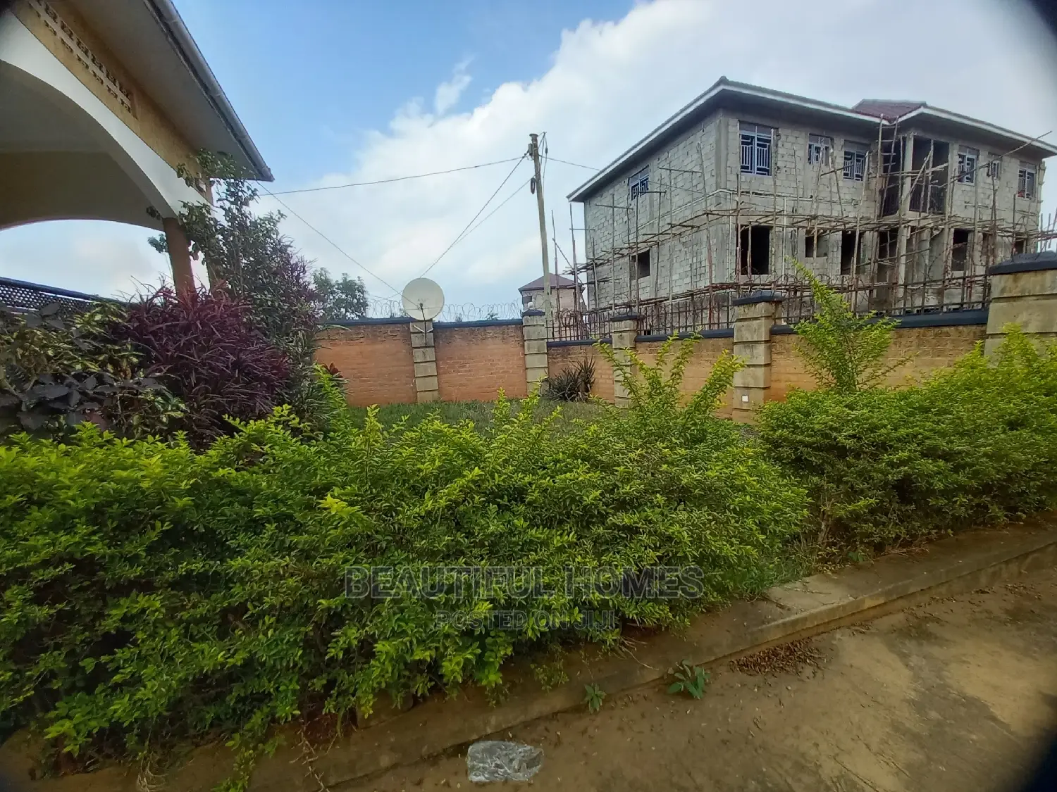 Furnished 3bdrm House in Kira Organised for Sale in Kira