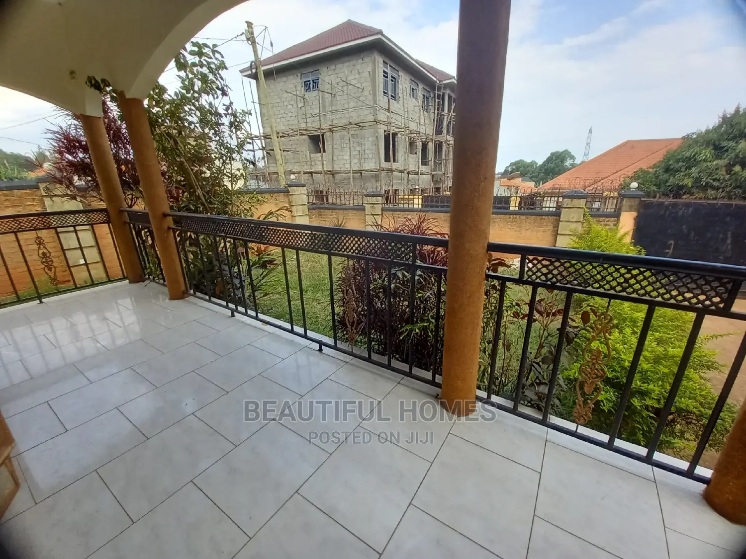 Furnished 3bdrm House in Kira Organised for Sale in Kira