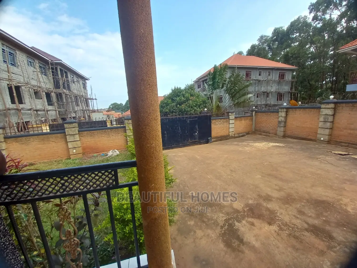 Furnished 4bdrm Bungalow in Kira Corporates for Sale in Kira