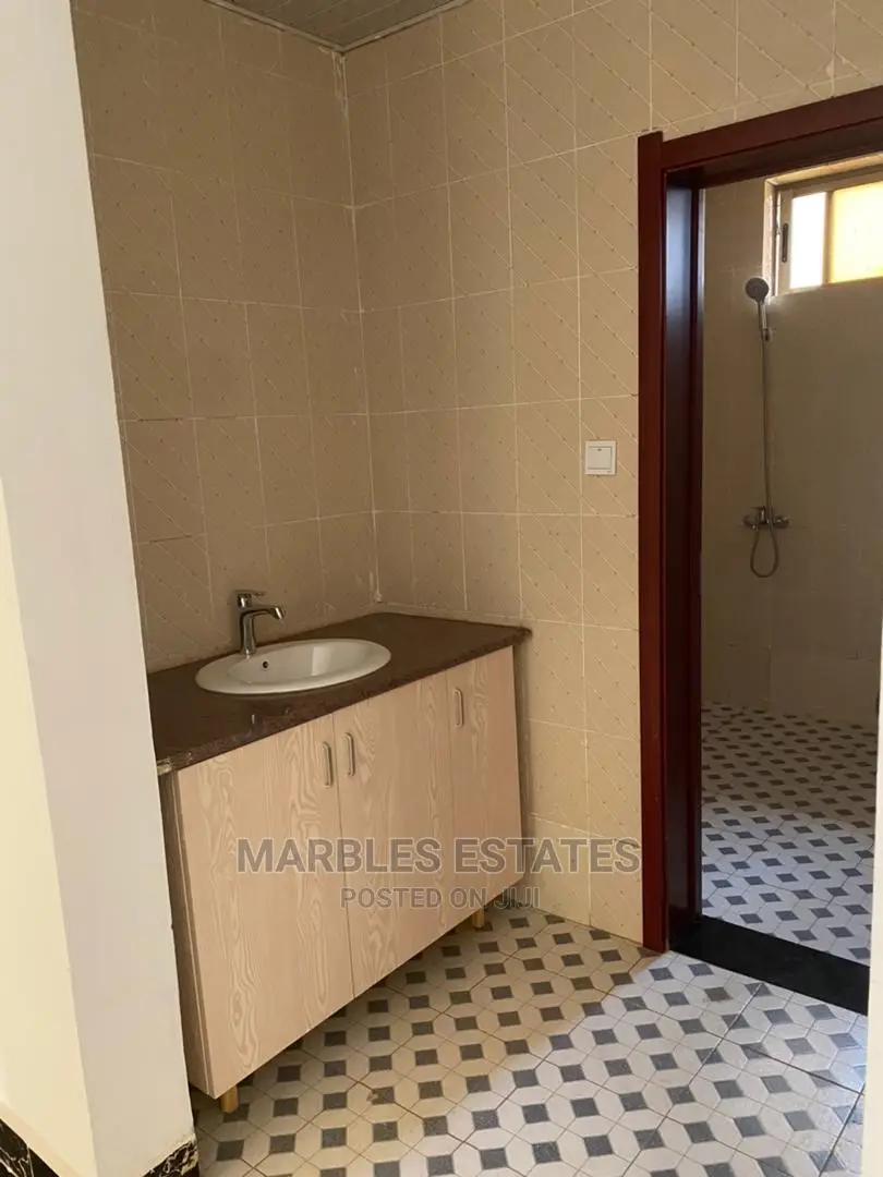 3bdrm Apartment in Central Division for Rent in Central Division