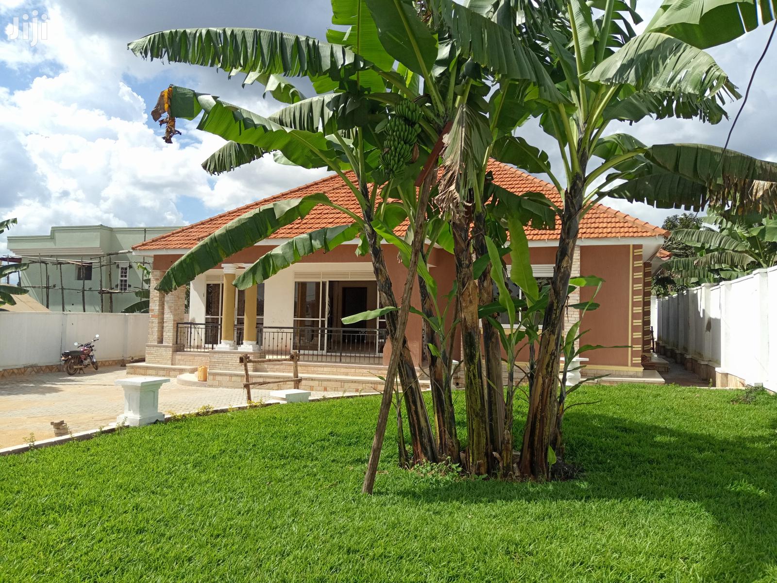 Kira Large Mansion on Sell in Kampala