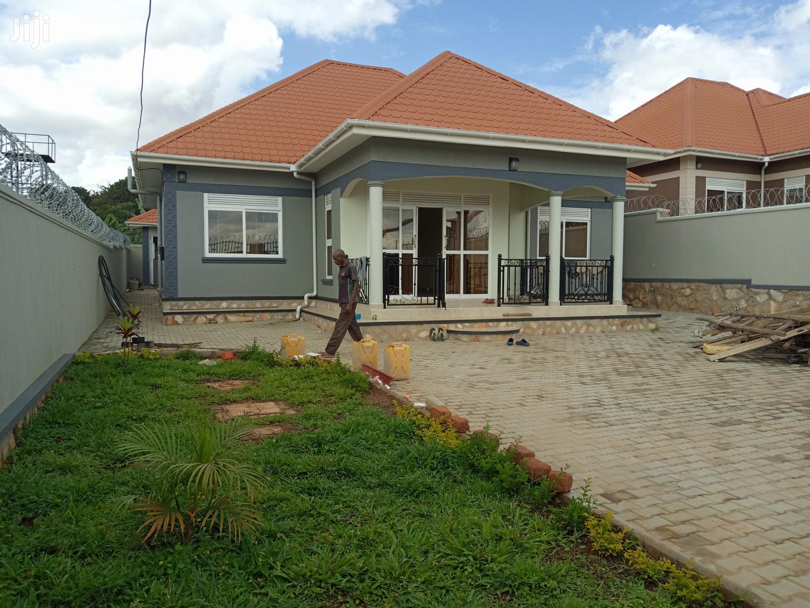 Namugongo Brand New House With a Big Compound for Sell in Kampala