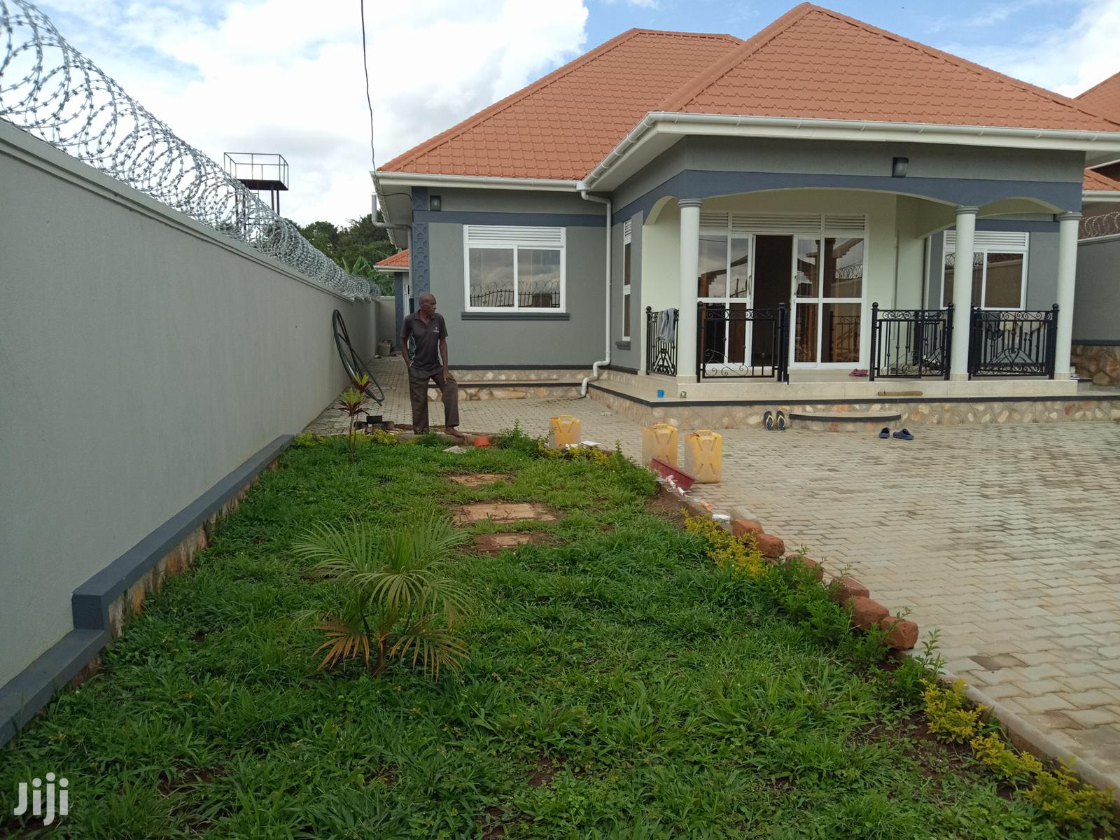 Namugongo Brand New House With a Big Compound for Sell in Kampala