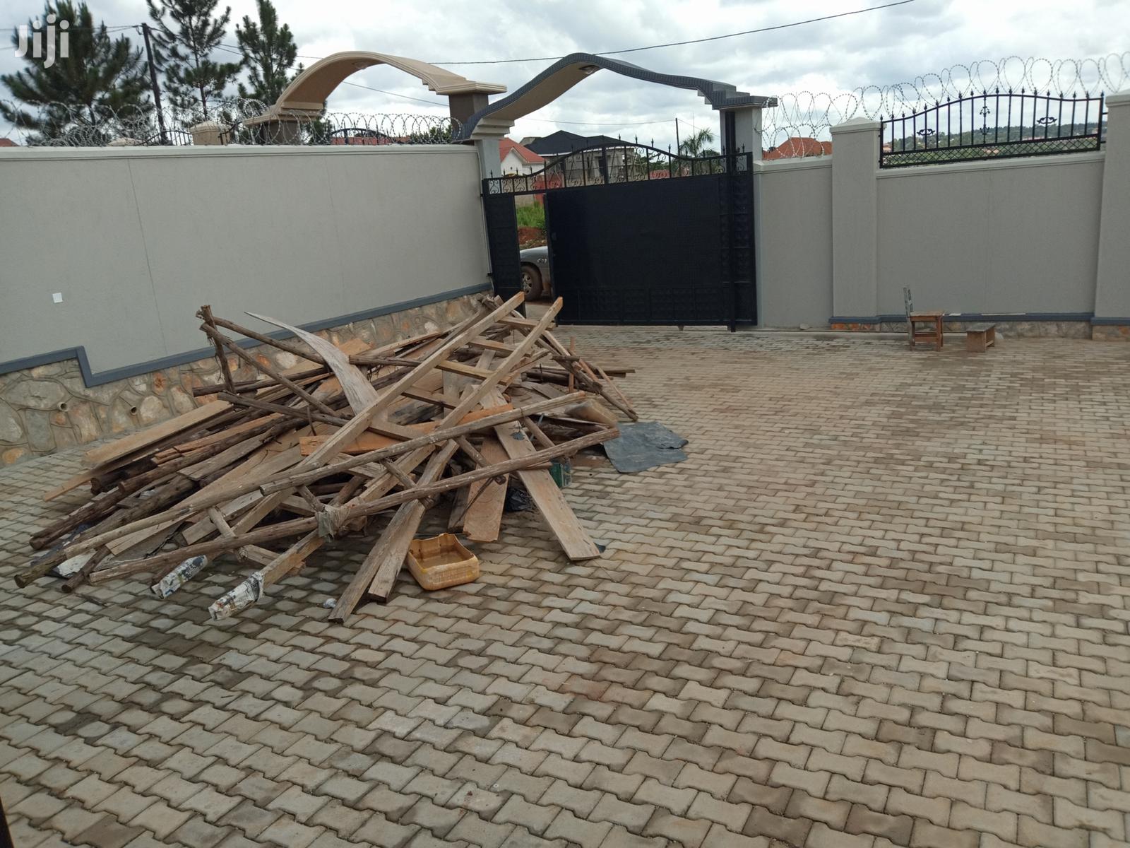 Namugongo Brand New House With a Big Compound for Sell in Kampala