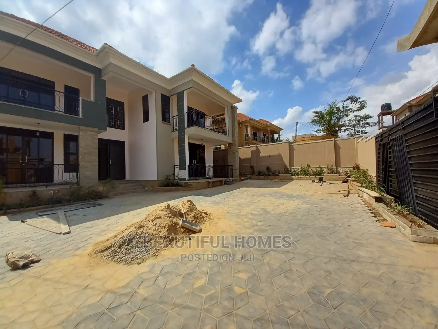 Furnished 6bdrm House in Kira Posh for Sale in Kira