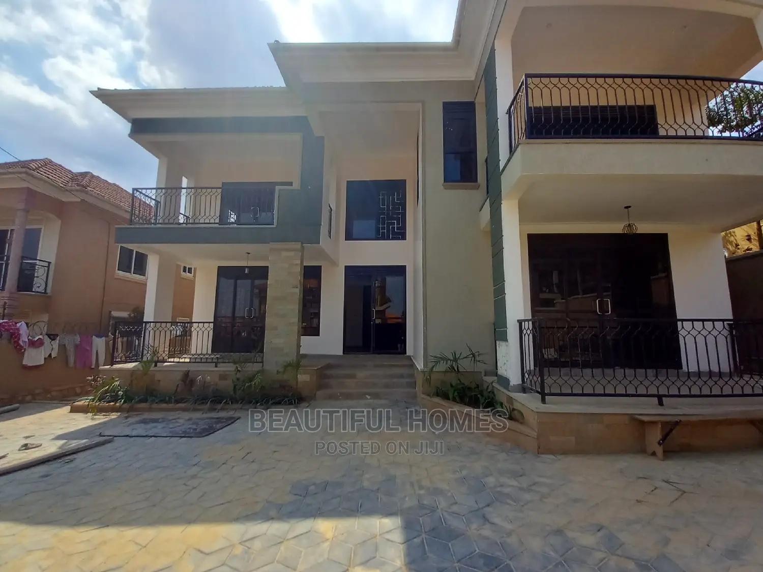 Furnished 6bdrm House in Kira Posh for Sale in Kira