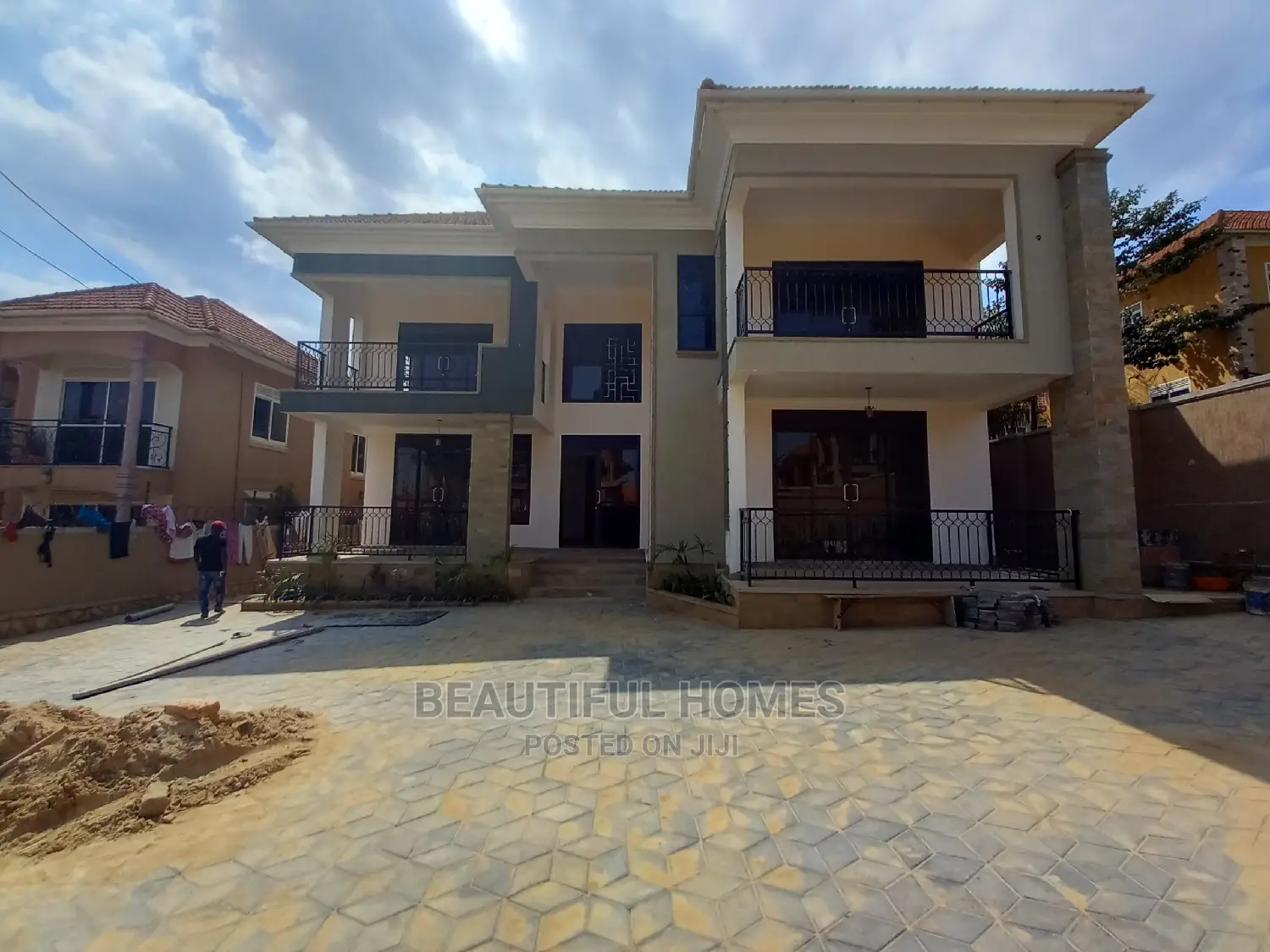 Furnished 6bdrm House in Kira Posh for Sale in Kira