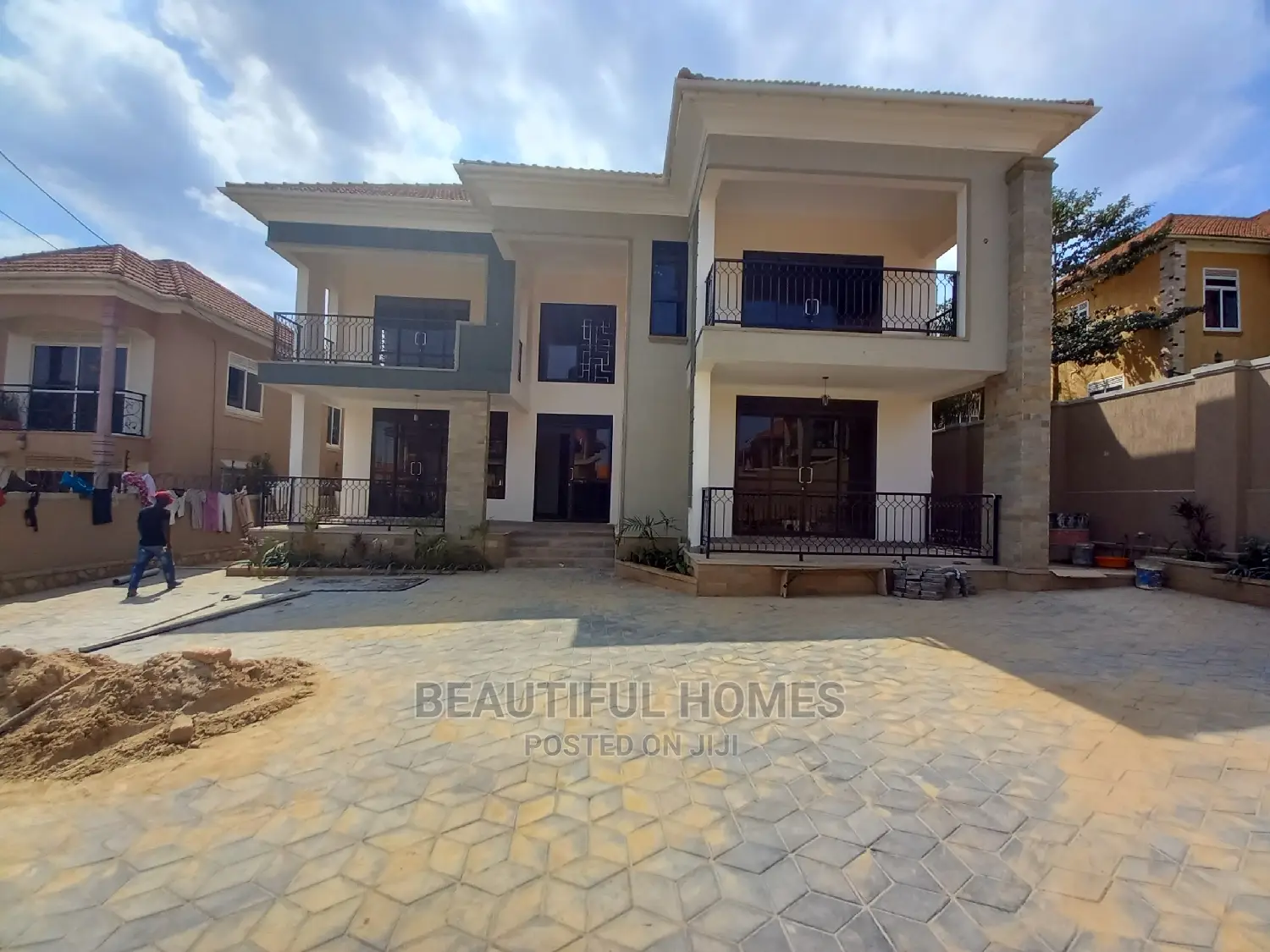 Furnished 6bdrm Mansion in Kira High End for Sale in Kira