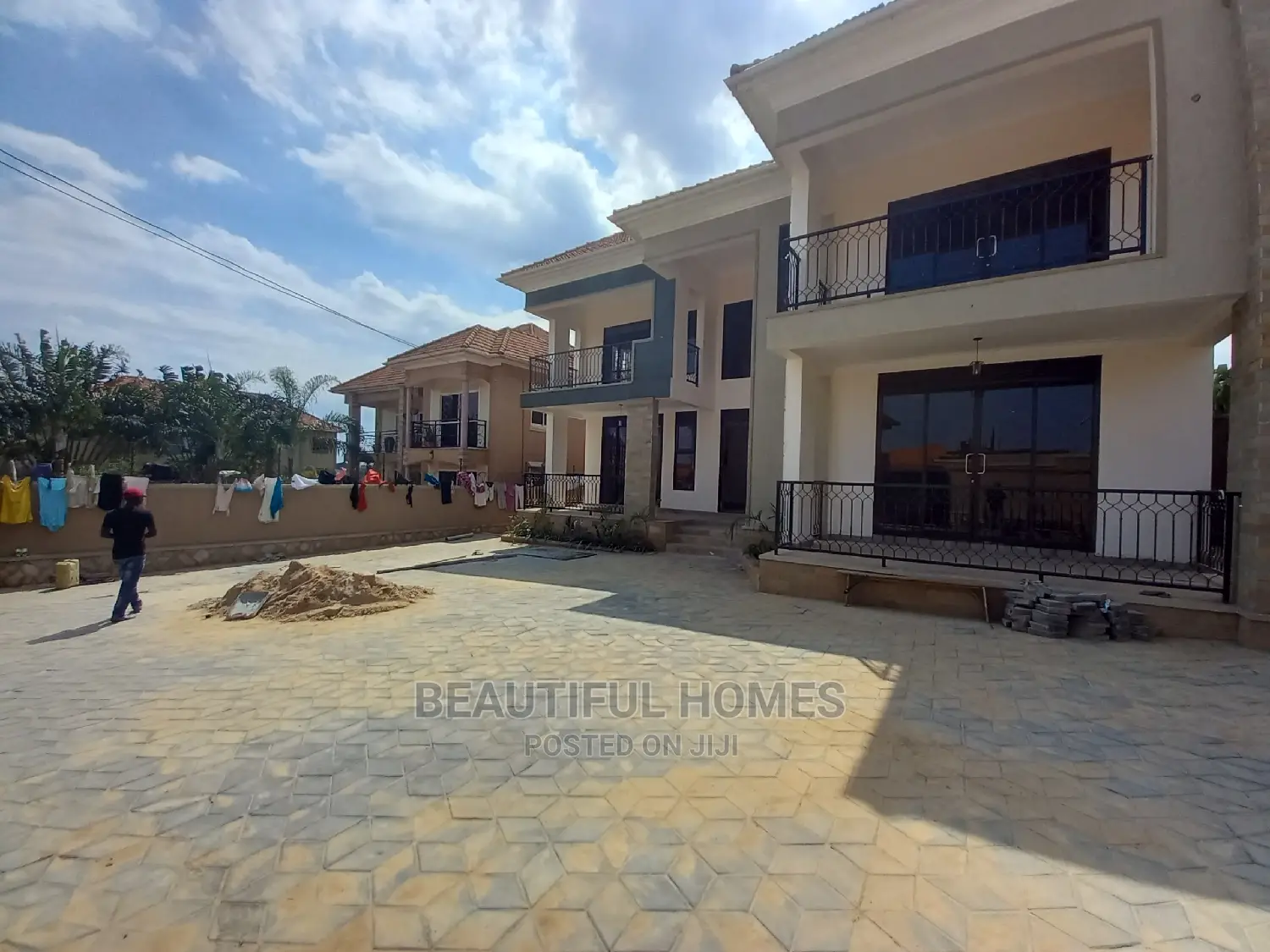 Furnished 6bdrm Mansion in Kira High End for Sale in Kira