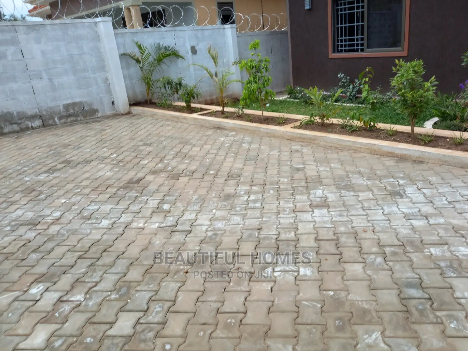 Furnished 4bdrm Bungalow in Kyanja Corporate, Central Division in Central Division