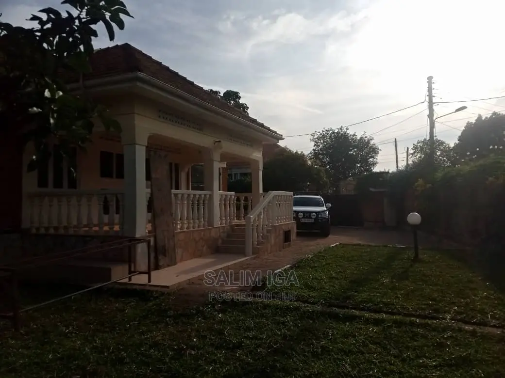 4bdrm Bungalow in Kololo Property, Central Division for Rent in Central Division