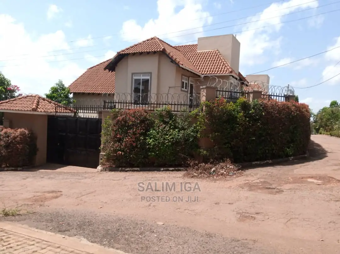 3bdrm Duplex in Kololo Property, Central Division for Rent in Central Division