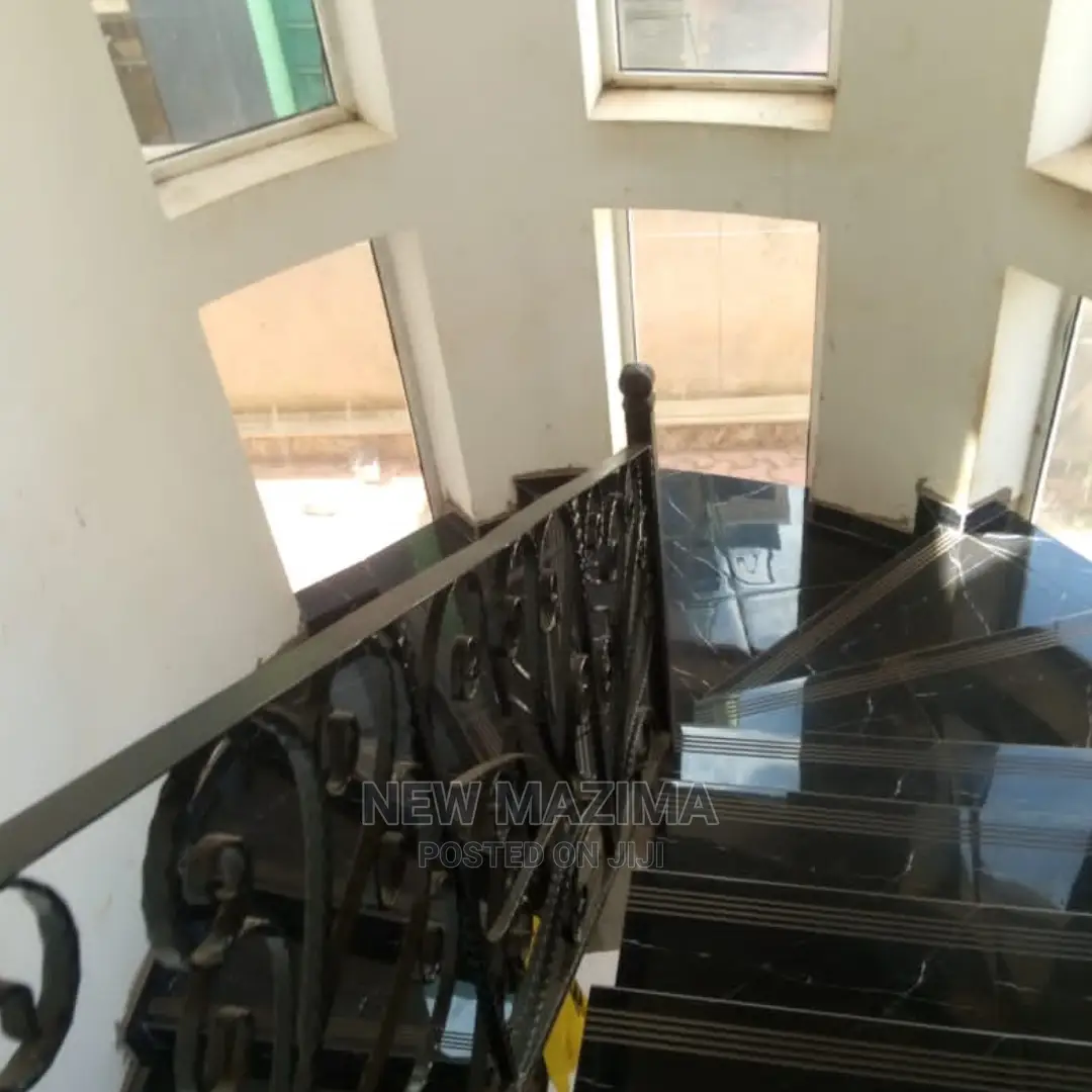 4bdrm House in Bunga Kawuku, Central Division for Sale in Central Division