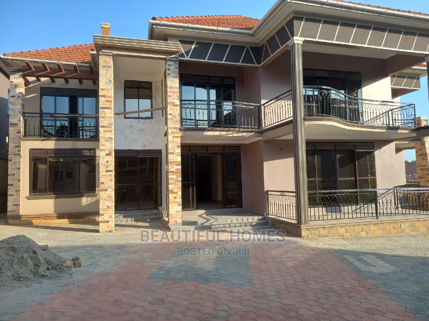 Furnished 6bdrm Mansion in Najjera Wealthy, Central Division for Sale in Central Division