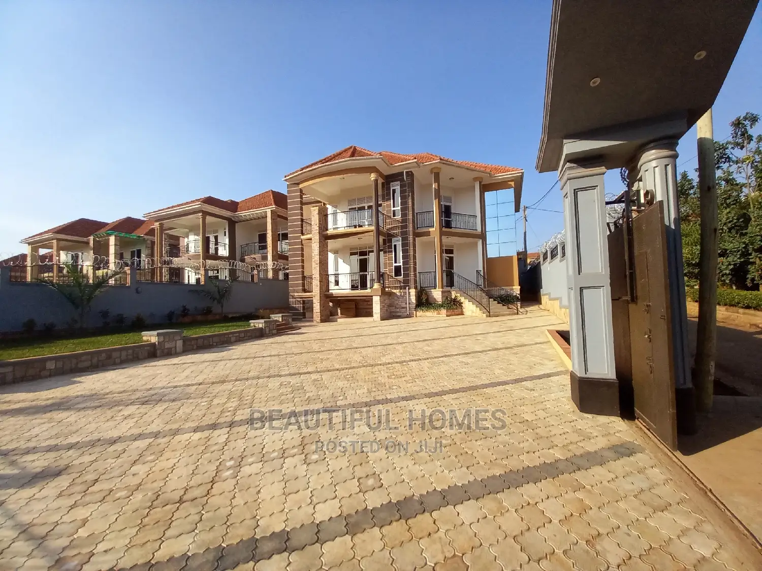 Furnished 6bdrm Mansion in Kira Tarmacked for Sale in Kira