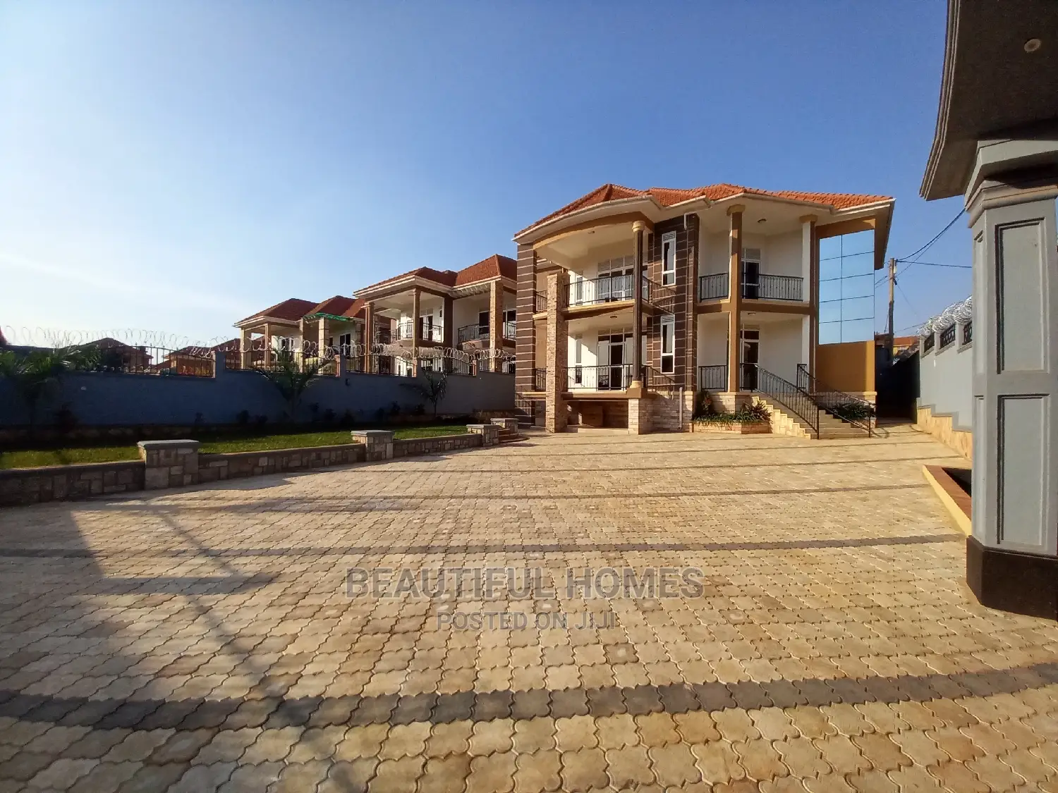 Furnished 6bdrm Mansion in Kira Tarmacked for Sale in Kira