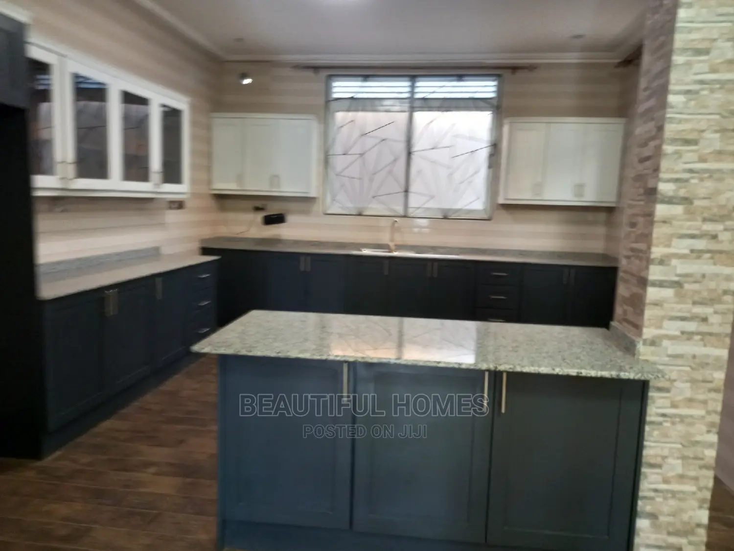 Furnished 6bdrm Mansion in Kira Grand for Sale in Kira
