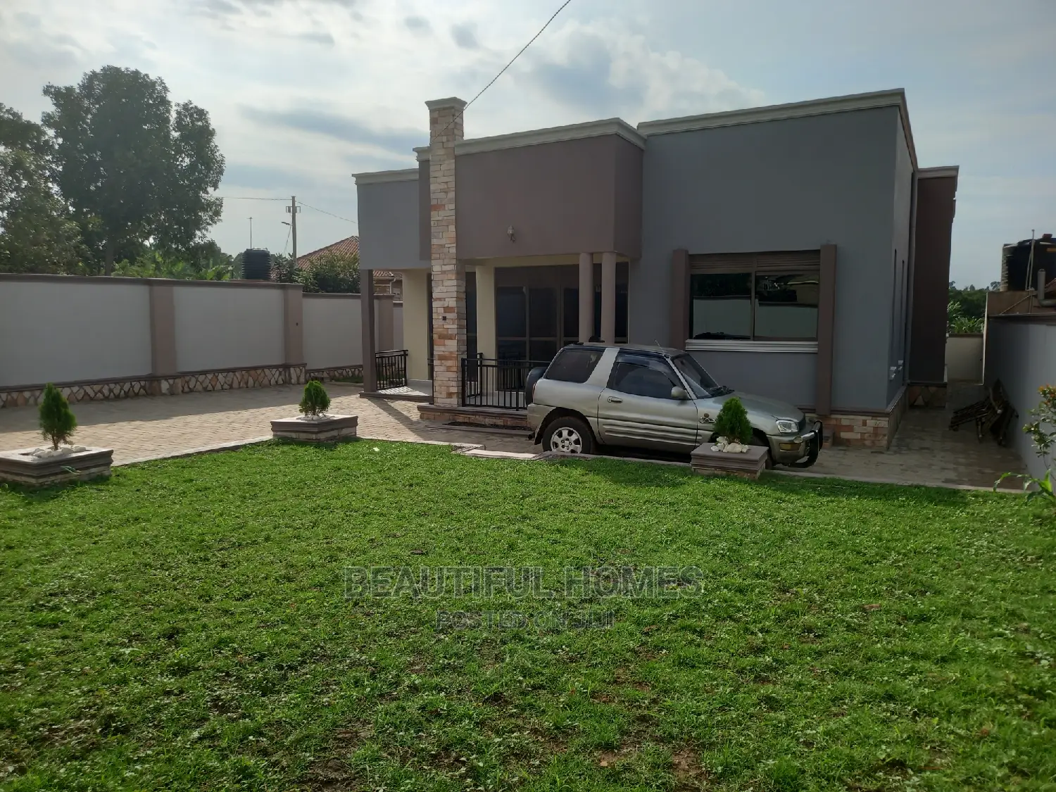 Furnished 4bdrm House in Kira Corporate for Sale in Kira
