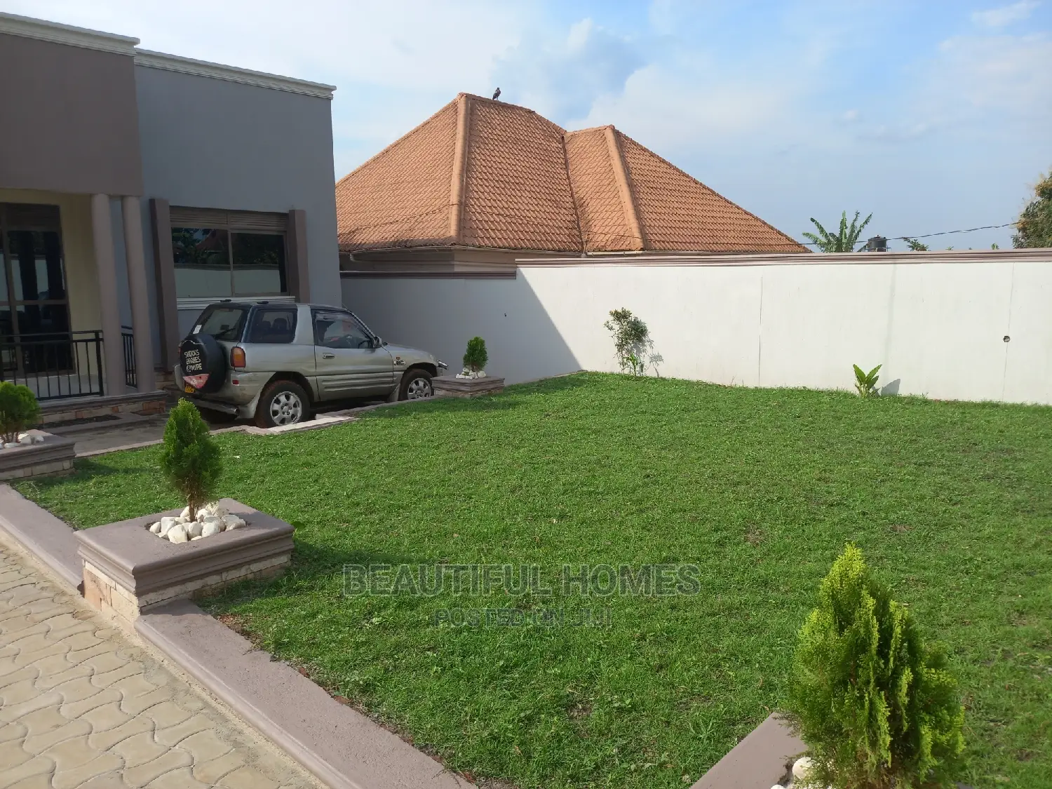 Furnished 4bdrm House in Kira Corporate for Sale in Kira