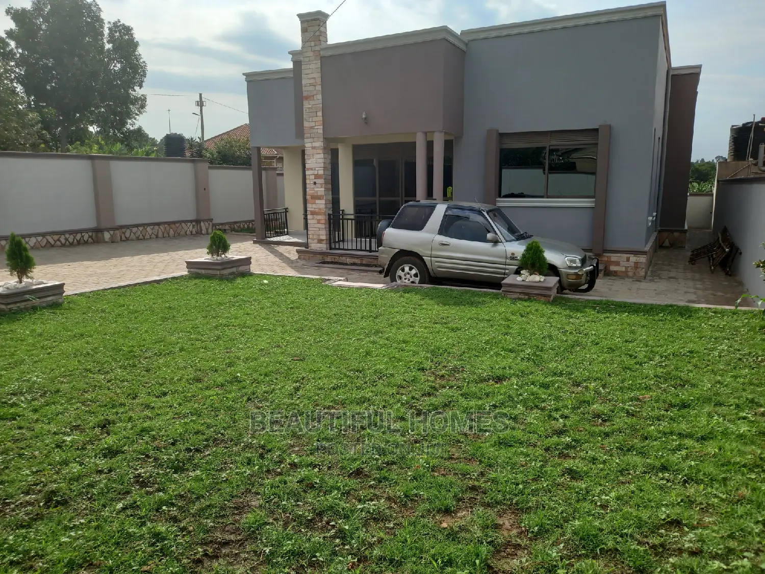Furnished 4bdrm Bungalow in Kira for Sale in Kira