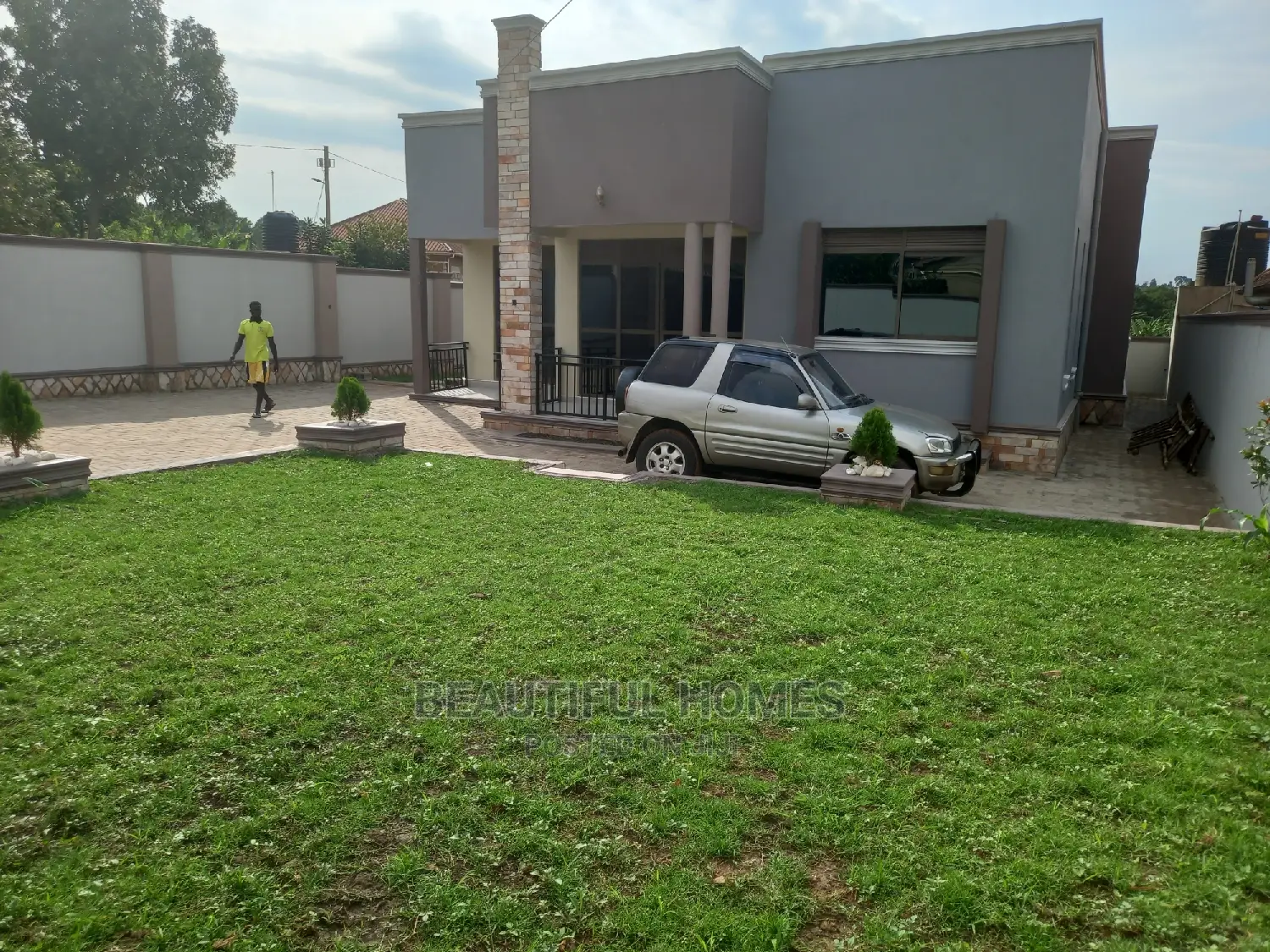 Furnished 4bdrm Bungalow in Kira for Sale in Kira