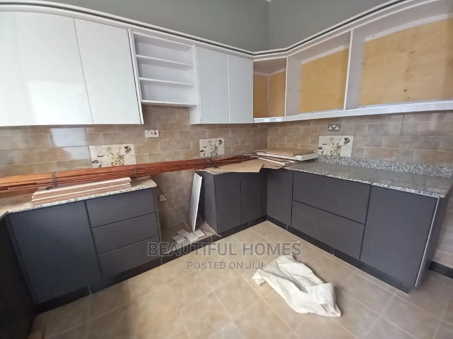 Furnished 4bdrm House in Kira for Sale in Kira