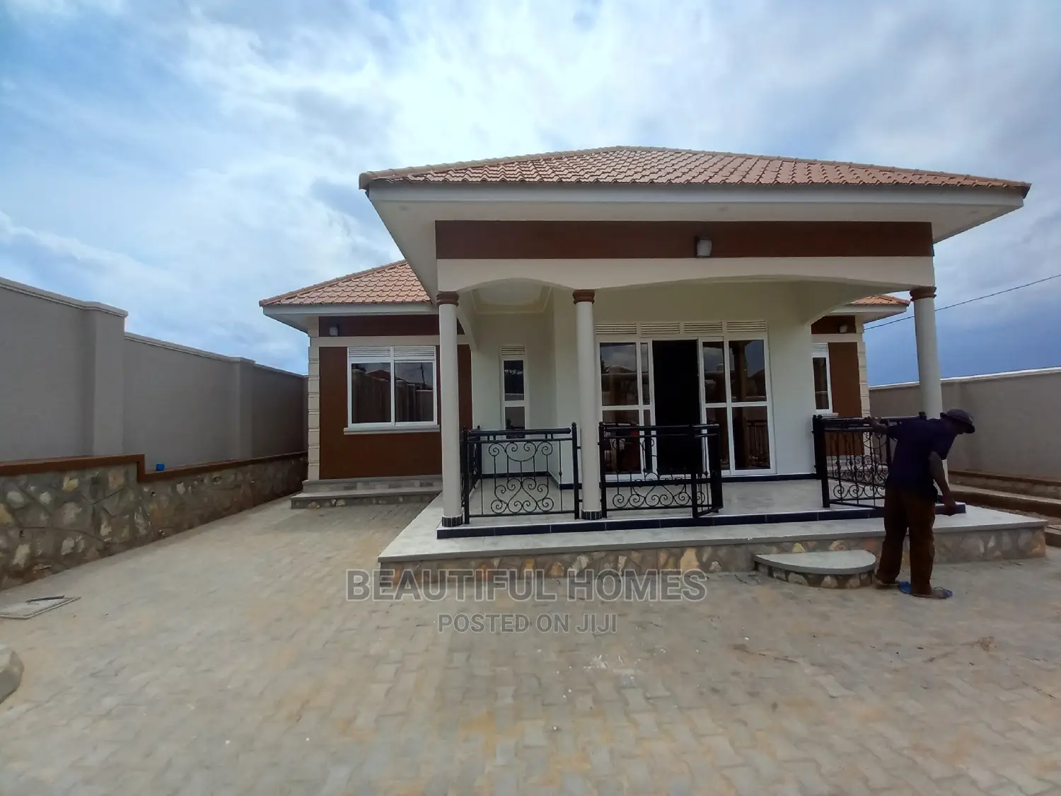 Furnished 4bdrm Bungalow in Kira Corporate for Sale in Kira