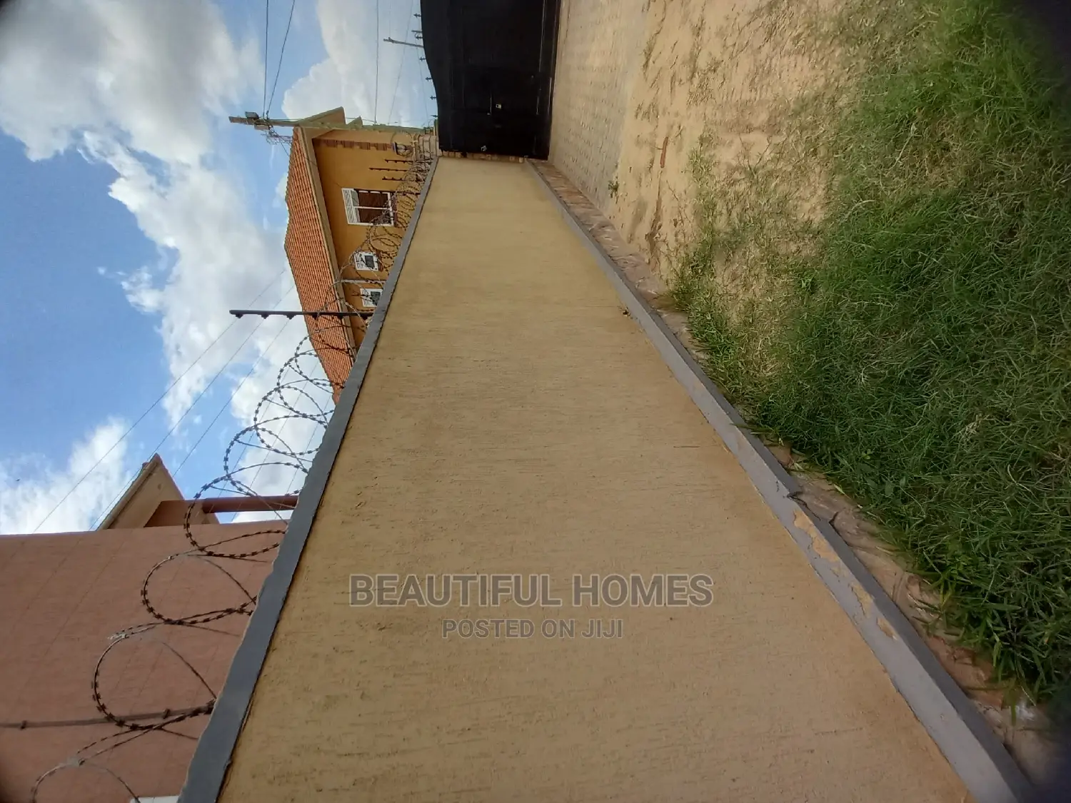 Furnished 4bdrm Bungalow in Kira Mamerito Road for Sale in Kira