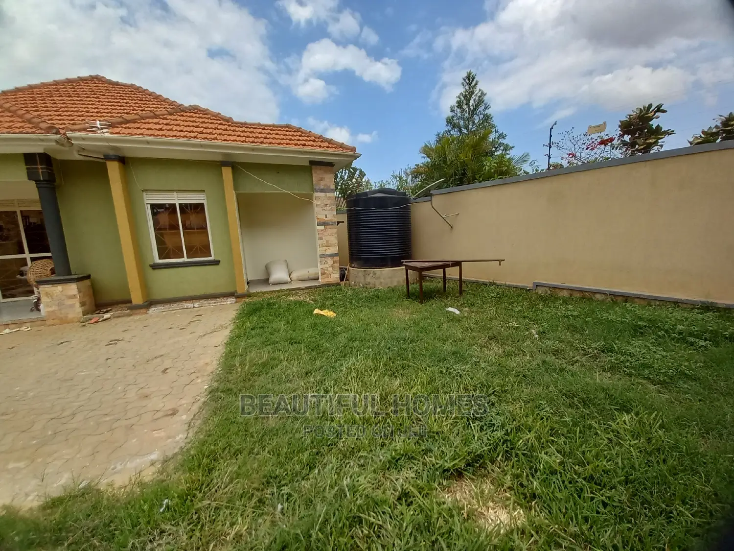 Furnished 4bdrm Bungalow in Kira Mamerito Road for Sale in Kira